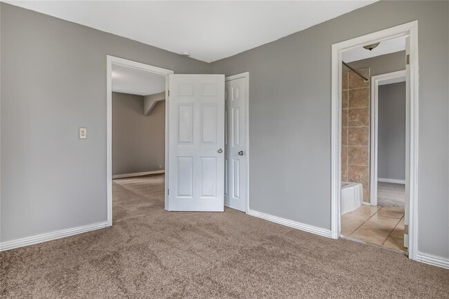 Building Photo - 7214 W Knoll St