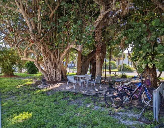 Building Photo - 299 E Central Blvd