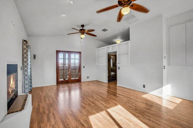 Building Photo - 7565 Sherman Hoyt Ave