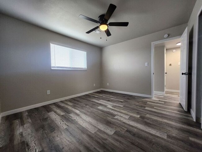 Building Photo - Remodeled 2-Bedroom | 1-Bathroom Upper-Lev...