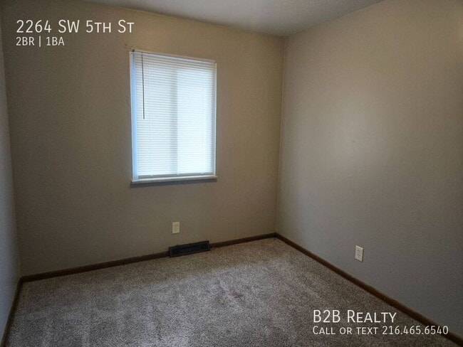 Building Photo - 2264 5th St SW