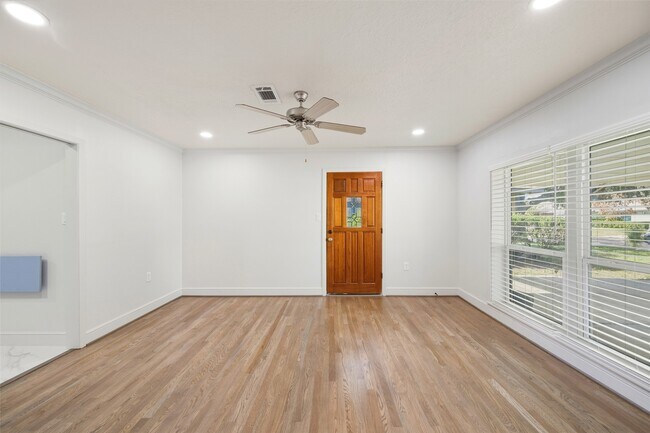 Building Photo - 855 Judiway St