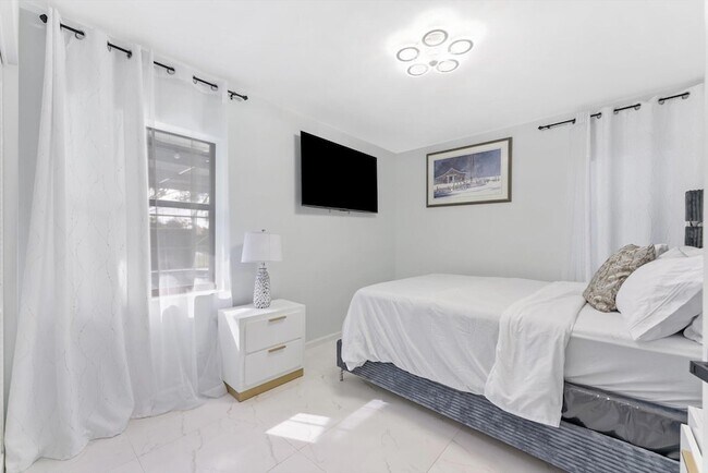 Building Photo - 13947 Geranium Pl