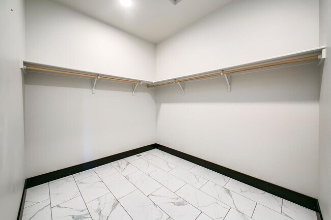 Building Photo - 4105 N Adams St