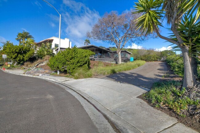 Building Photo - 766 Marsolan Ave