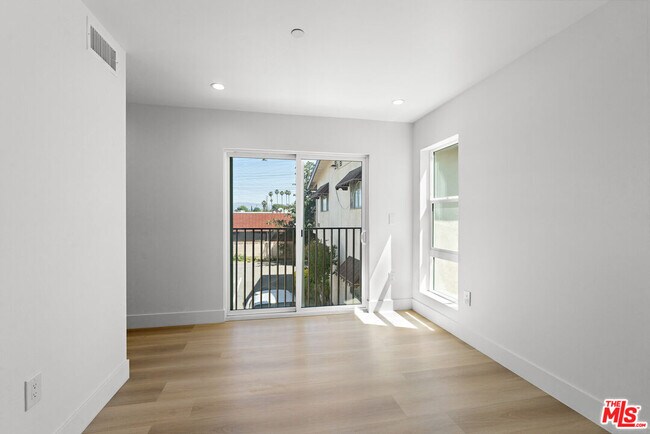 Building Photo - 10963 Calvert St