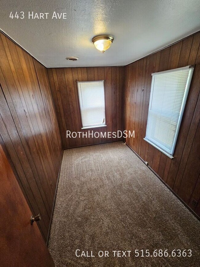 Building Photo - 443 Hart Ave