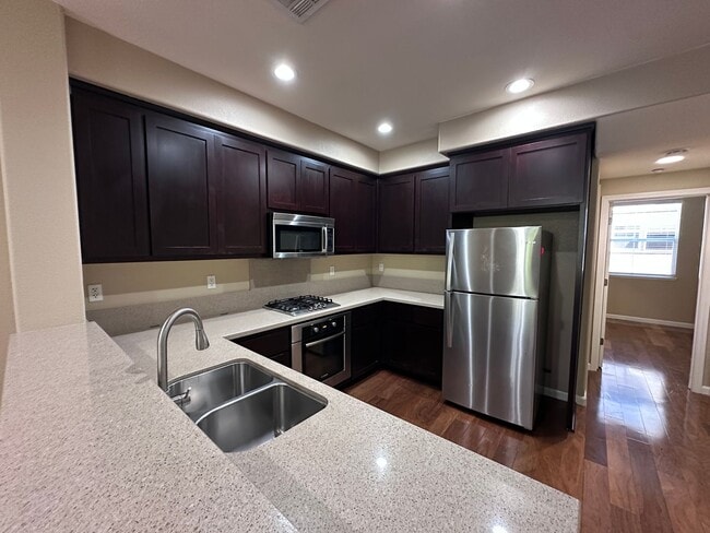 Building Photo - 3/3 Tri Level Berryessa Beauty is ready for YOU!