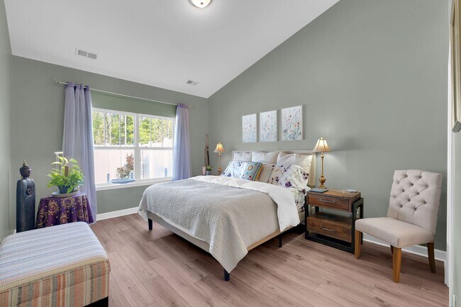 Building Photo - Beautiful Fully Furnished.