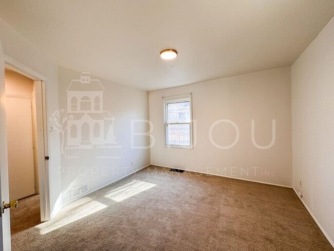 Building Photo - 618 Prospect Lake Dr