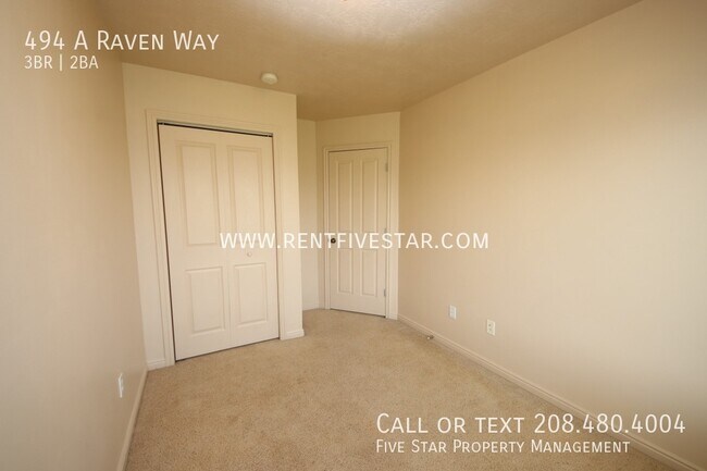 Building Photo - 494 Raven Way