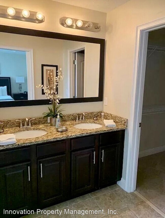 Building Photo - 4 br, 3.5 bath House - 8103 Roseville Blvd