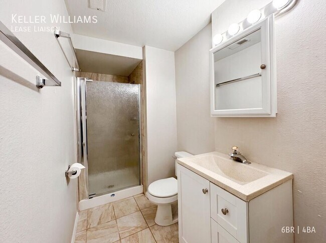 Building Photo - 6990 Snowbird Dr