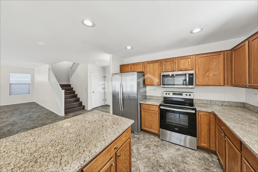Building Photo - 3910 E Hematite Ln