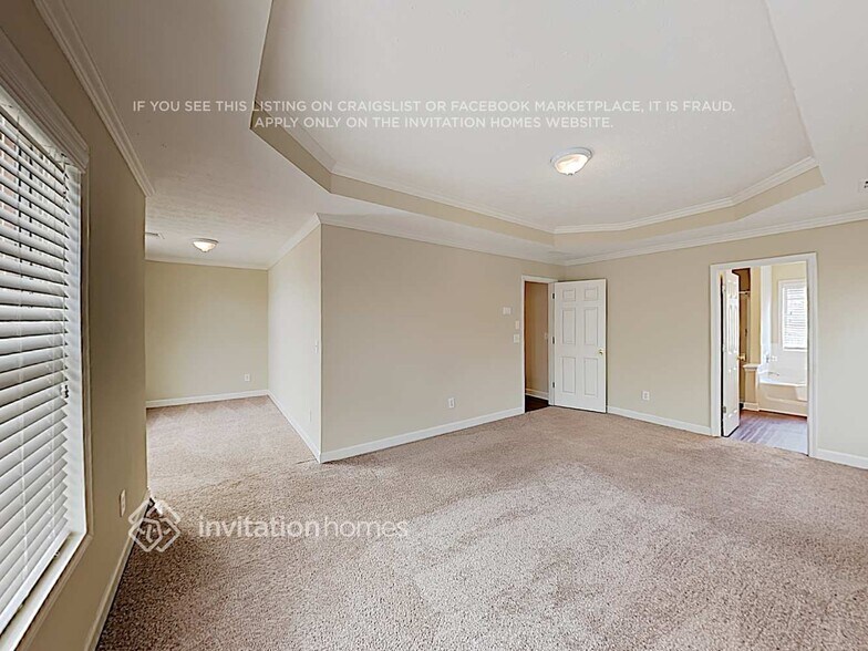 Building Photo - 3145 Claridge Dr SW
