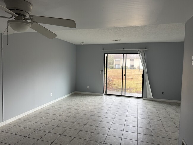 Building Photo - 901 Olmstead Dr