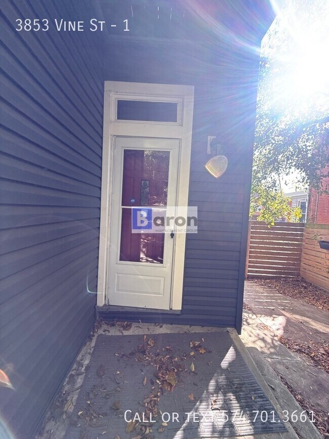 Building Photo - 3853 Vine St