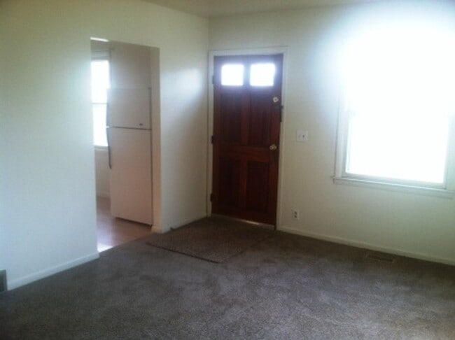 Building Photo - 1128 Napoleon Rd