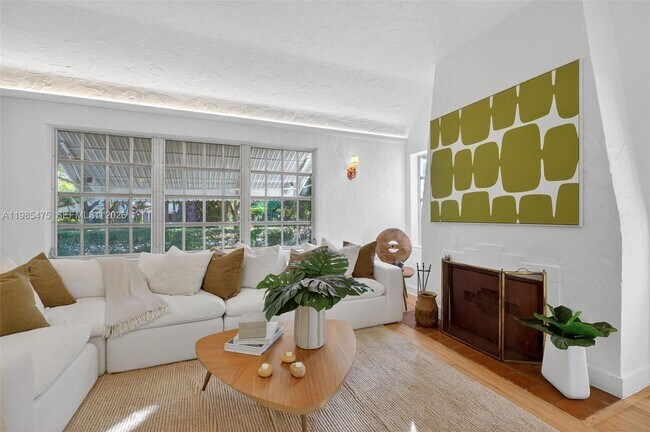 Building Photo - 1305 Alhambra Cir