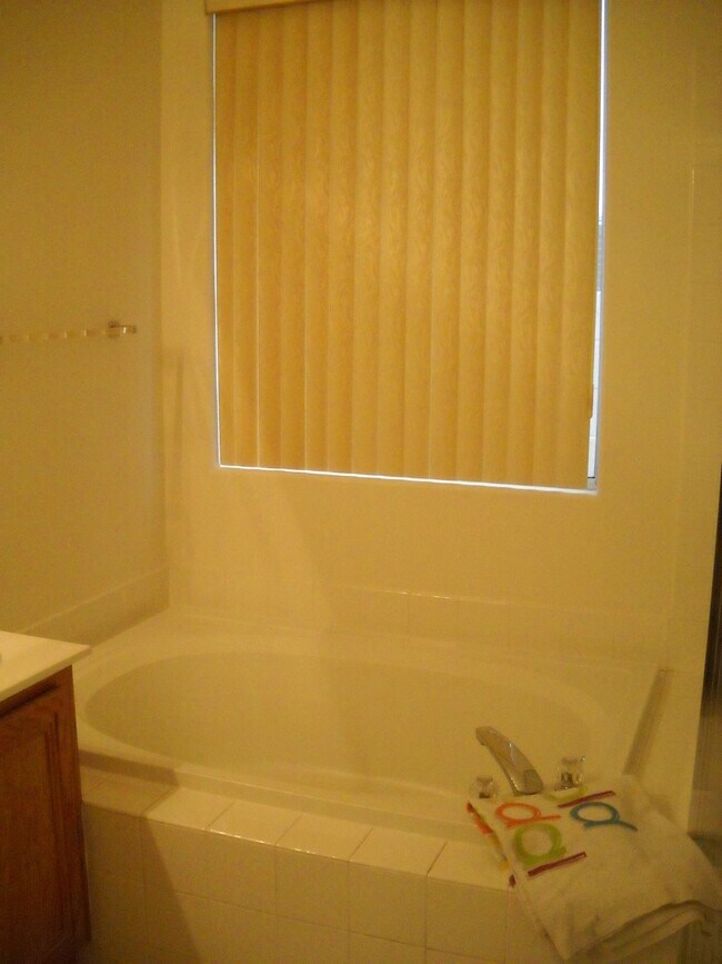 Building Photo - Fabulous Single Story in Peccole Ranch Gated Community!