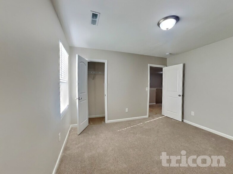 Building Photo - 1110 Langston Dr