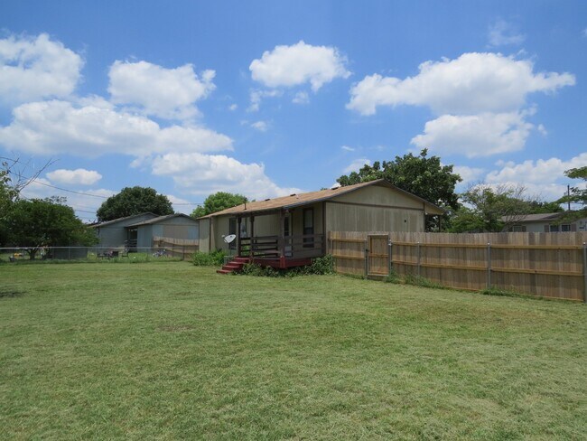 Building Photo - Charming 3 bedroom, 2 bath property in Copperas Cove