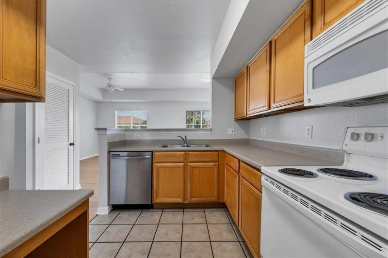 Building Photo - 1010 Villagio Cir