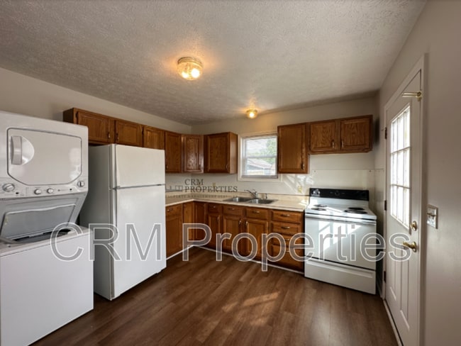 Building Photo - 728 S Lindsay St