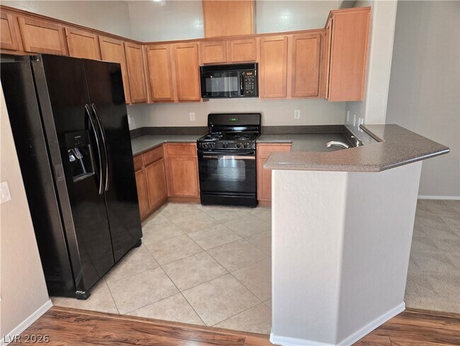 Building Photo - 6868 Sky Pointe Dr