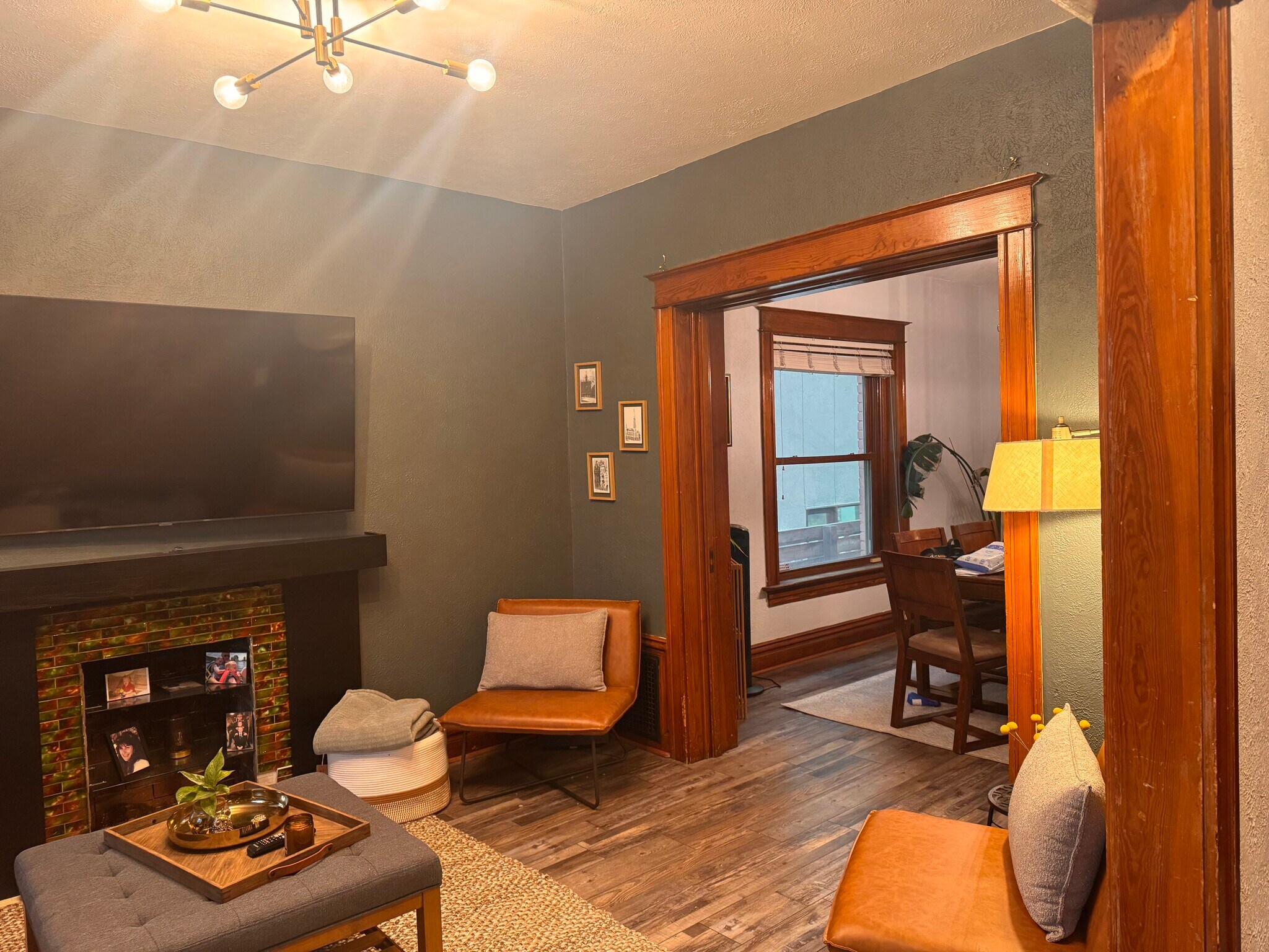 Living room 2 - 2415 N Vine St