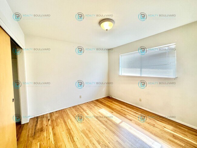 Building Photo - 1 Bedroom 1 Bath + Office next to Idlewild Park & the Truckee River