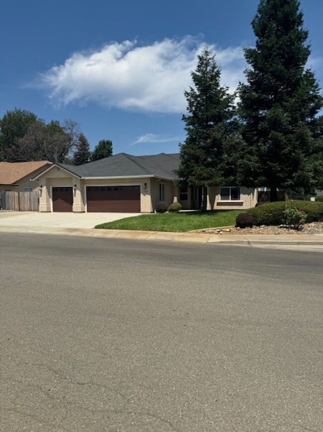 Building Photo - Enterprise Neighborhood 3 Bedroom Home with bonus room and 3 car garage- Landscaping Included!