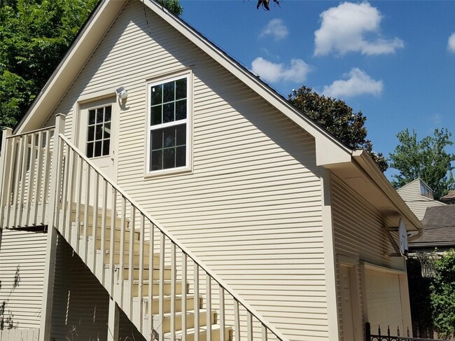 Building Photo - 3024 Rice Boulevard
