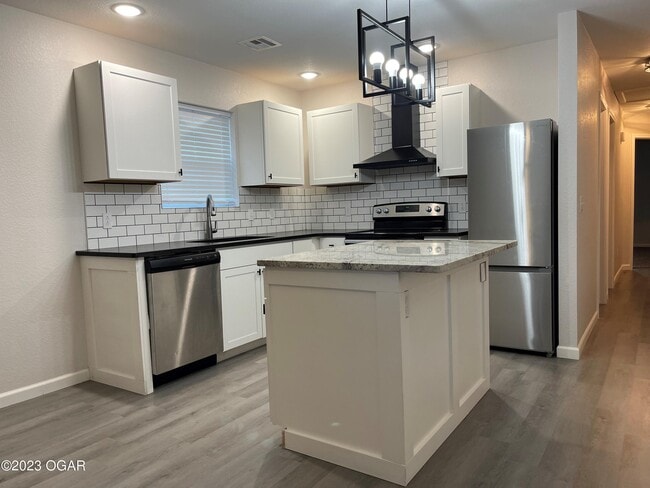 Building Photo - 524 N Jackson Ave