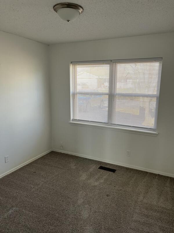 Building Photo - 1509 W Vandalia St
