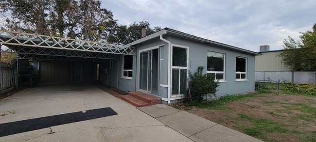 Building Photo - Anderson Home With Lots Of Character!  2 Bedroom 1 Bath With Carport and Shop
