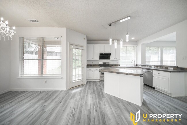 Building Photo - Stylish 3-Bedroom Home in Flower Mound