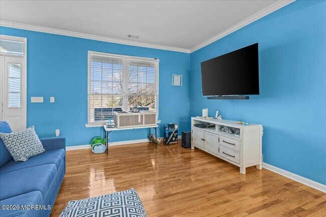 Building Photo - 297 Bayview Ave