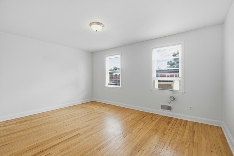 Building Photo - 3770 Ravenwood Ave