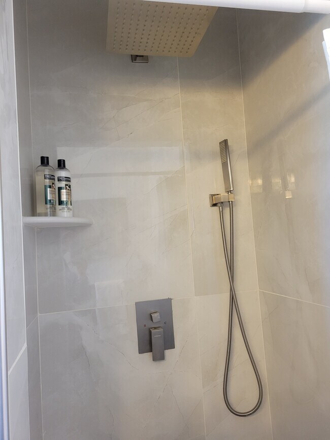 Building Photo - 7315 Wilcox Ave