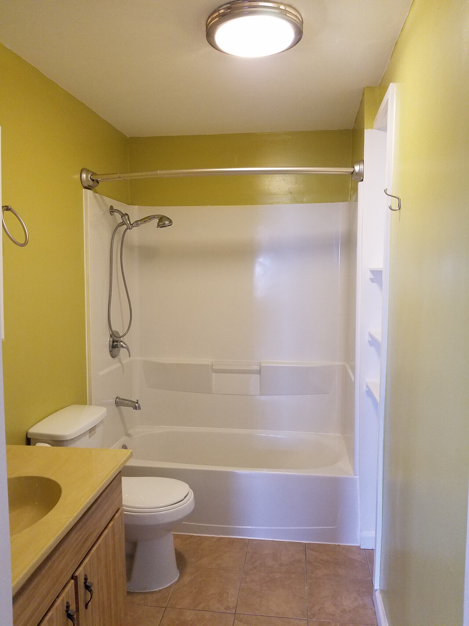 Building Photo - 829 N Salina St