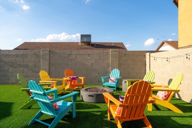 Building Photo - 7804 W Pershing Ave