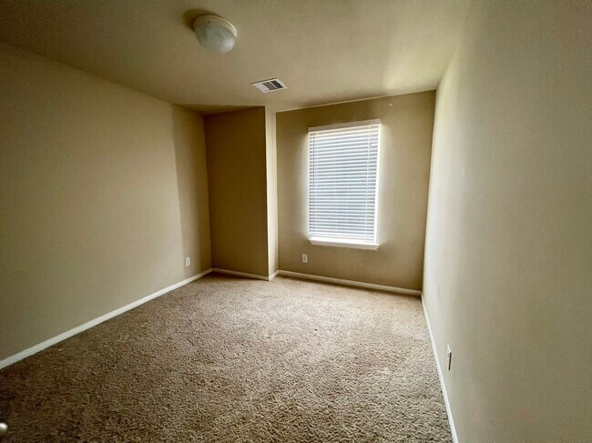 Building Photo - 10831 Woodwind Shadows Dr