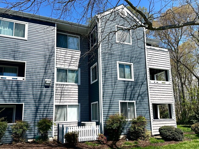 Primary Photo - 298 Nantucket Place #113, Newport News, VA...