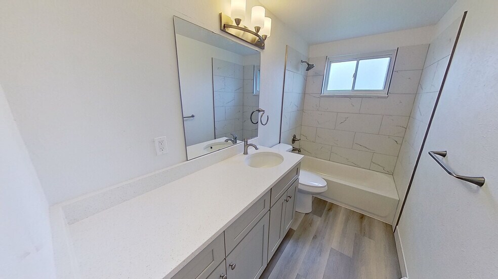 Building Photo - 4675 Holland St