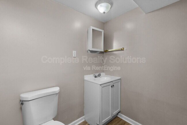 Building Photo - 10465 Lord Dr