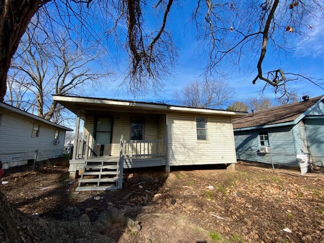 Building Photo - 2 Bedroom 1 Bath Home In Bossier City! - S...