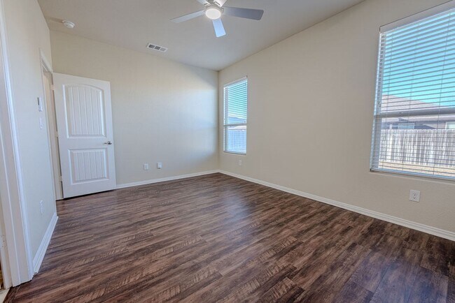 Building Photo - 7 Glass Ranch Rd