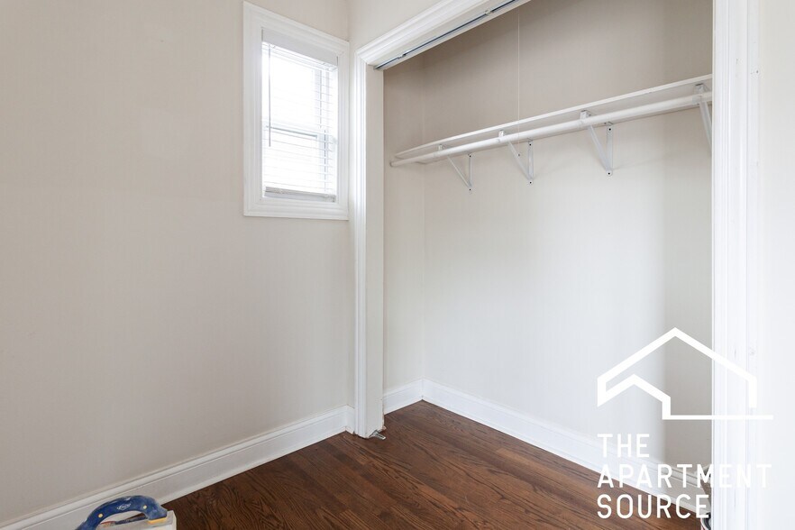 Building Photo - 2127 N Dayton St