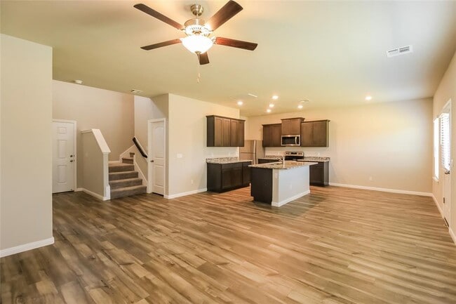 Building Photo - 1607 Crimson Lake Blvd